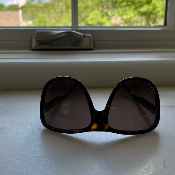 PRADA SUNGLASSES - Picture 5 of 14